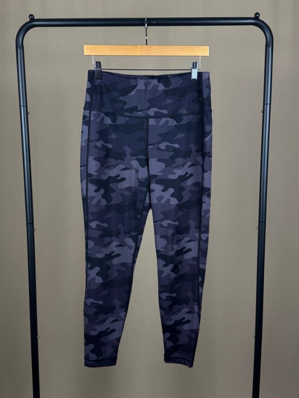 Lole Women’s Camo Leggings Size Large Purple Blue High Rise Activewear
